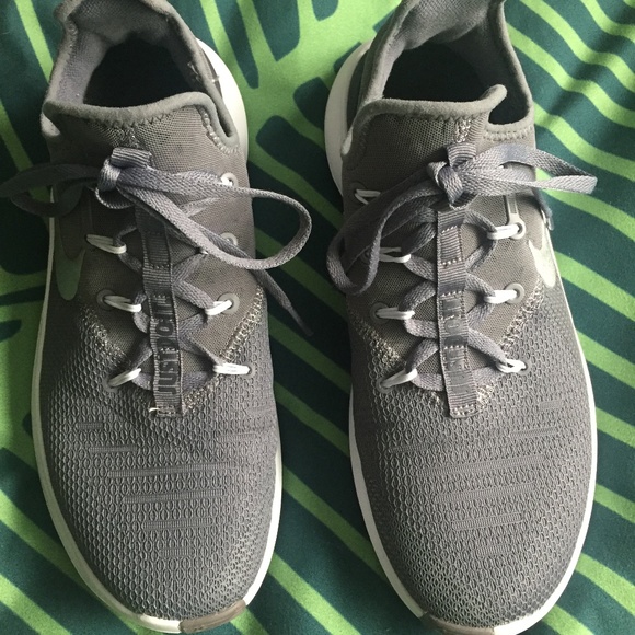 nike free tr8 gunsmoke